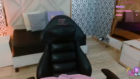 laulin_tay online show from 04-24-26, 04:04