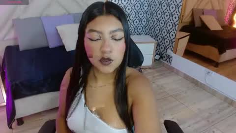 Snapshot of laulin_tay chatting on 05-07-26, 03:56 laulin_tay online show from 05-07-26, 03:56