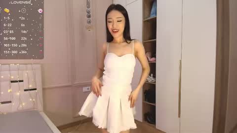 Lauma online show from 04-27-26, 02:31