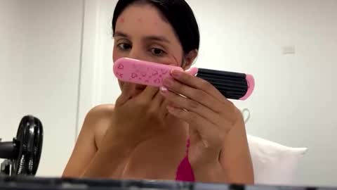 Snapshot of laura_1717 chatting on 05-24-26, 07:13 laura online show from 05-24-26, 07:13