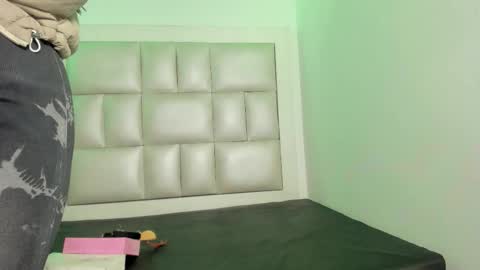 Snapshot of laura__js_ chatting on 12-01-25, 04:17 laura__js_ online show from 12-01-25, 04:17