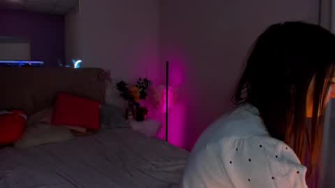 Laura online show from 01-06-25, 06:03