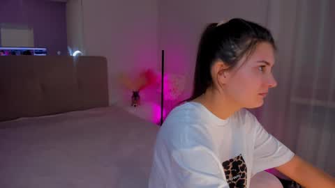 Laura online show from 03-11-25, 09:24