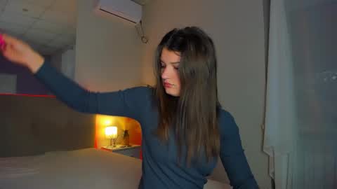 Laura online show from 10-06-25, 05:27