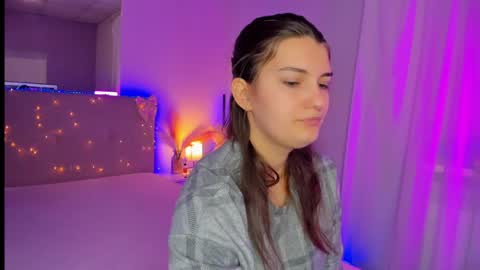 Laura online show from 04-04-26, 04:44