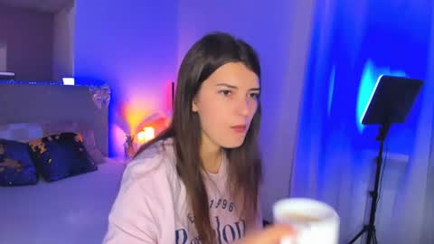 Laura online show from 06-11-26, 05:16