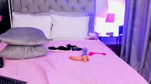   online show from 02-21-25, 01:55