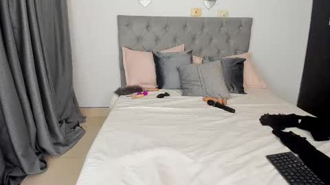   online show from 09-10-25, 01:55