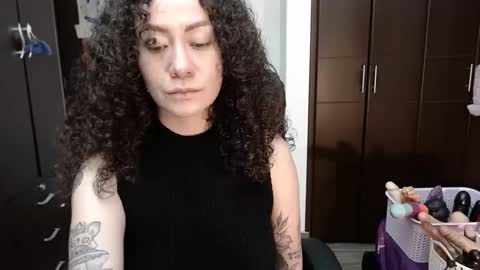 Snapshot of laura_anal_ chatting on 01-28-25, 01:08 Wen online show from 01-28-25, 01:08