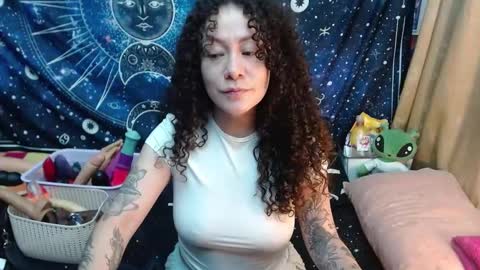 Snapshot of laura_anal_ chatting on 03-04-25, 10:16 Wen online show from 03-04-25, 10:16