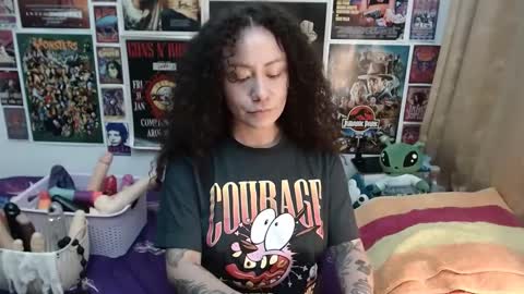 Snapshot of laura_anal_ chatting on 03-06-25, 10:47 Wen online show from 03-06-25, 10:47