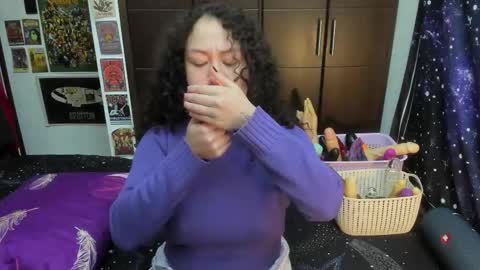 Snapshot of laura_anal_ chatting on 11-11-25, 05:57 Wen online show from 11-11-25, 05:57