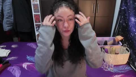 Snapshot of laura_anal_ chatting on 11-21-25, 08:18 Wen online show from 11-21-25, 08:18