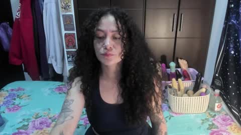 Snapshot of laura_anal_ chatting on 12-15-25, 08:46 Wen online show from 12-15-25, 08:46