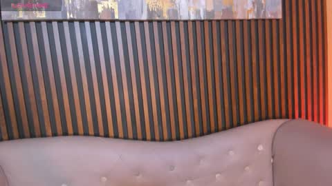 Laura online show from 09-12-25, 12:49