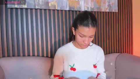 Laura online show from 09-18-25, 01:35