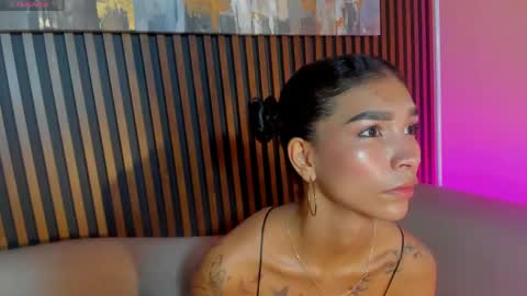 Laura online show from 03-21-26, 12:43