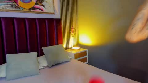 Laura online show from 03-28-26, 12:38