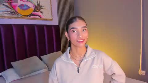 Snapshot of laura_aristizabal_19 chatting on 07-22-26, 12:19 Laura online show from 07-22-26, 12:19