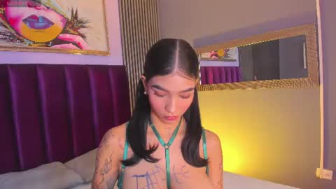 Snapshot of laura_aristizabal_19 chatting on 07-28-26, 02:13 Laura online show from 07-28-26, 02:13