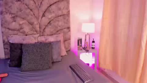 Laura Bassi online show from 03-13-26, 03:57