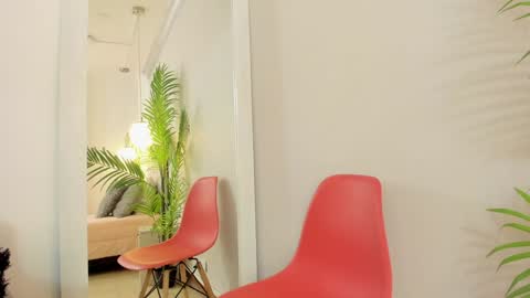 Snapshot of laura_bonnet_ chatting on 01-06-25, 04:58 Laura Bonnet  online show from 01-06-25, 04:58