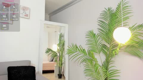 Snapshot of laura_bonnet_ chatting on 01-09-25, 07:31 Laura Bonnet  online show from 01-09-25, 07:31