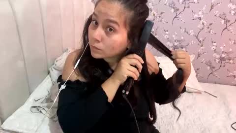 laura online show from 01-21-25, 02:00