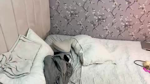 laura online show from 01-21-25, 05:05