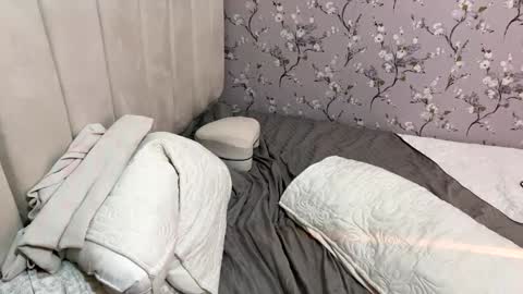 laura online show from 01-22-25, 05:48