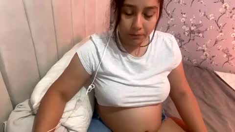 laura online show from 02-12-25, 02:03