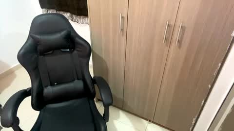 laura online show from 03-08-25, 12:33