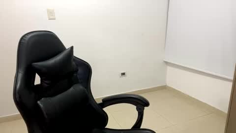 laura online show from 10-11-25, 12:32