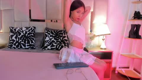Snapshot of laura_dicardy chatting on 06-04-26, 11:27 laura_dicardy online show from 06-04-26, 11:27