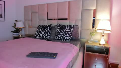 Snapshot of laura_dicardy chatting on 06-11-26, 11:19 laura_dicardy online show from 06-11-26, 11:19
