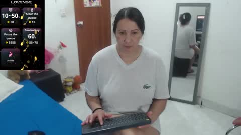 laura_foxx2379 online show from 09-24-25, 12:47