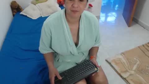 laura_foxx2379 online show from 11-17-25, 05:30