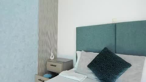 LauraIvy online show from 04-28-26, 01:05