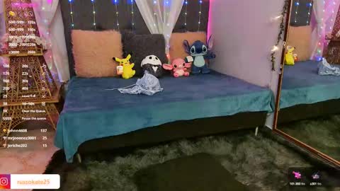 Snapshot of laura_olssen chatting on 01-11-25, 03:52 Kate online show from 01-11-25, 03:52