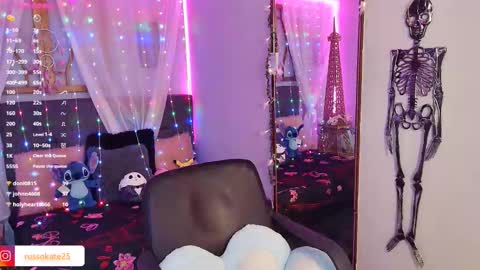 Snapshot of laura_olssen chatting on 02-15-25, 03:50 Kate online show from 02-15-25, 03:50