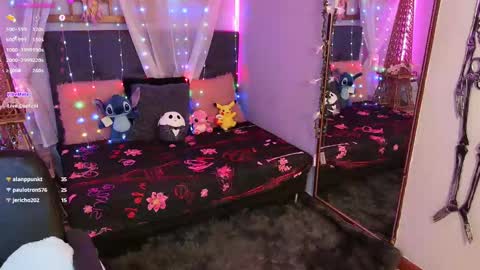 Snapshot of laura_olssen chatting on 02-20-25, 03:41 Kate online show from 02-20-25, 03:41