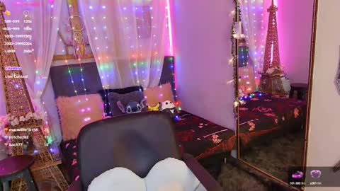 Snapshot of laura_olssen chatting on 03-05-25, 03:51 Kate online show from 03-05-25, 03:51