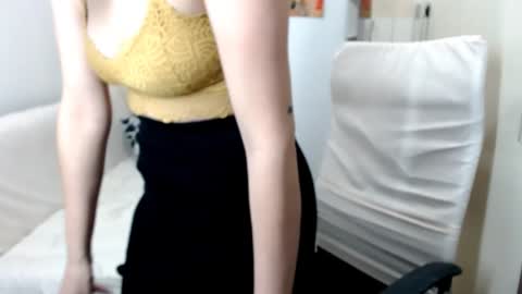 Laura online show from 12-22-24, 10:25