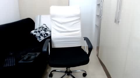 Laura online show from 12-25-24, 03:08