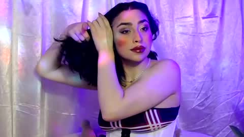 Snapshot of laura_pink01 chatting on 02-17-25, 11:20 laura_pink01 online show from 02-17-25, 11:20