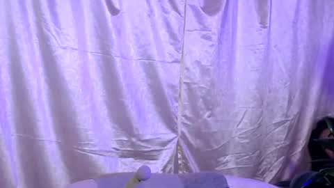 Snapshot of laura_pink01 chatting on 03-02-25, 03:45 laura_pink01 online show from 03-02-25, 03:45