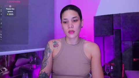Snapshot of laura_r23 chatting on 02-04-25, 12:08 Laura Rose online show from 02-04-25, 12:08