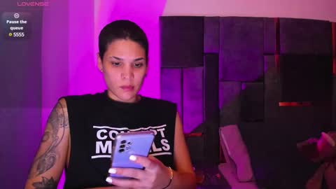 Snapshot of laura_r23 chatting on 02-11-25, 10:50 Laura Rose online show from 02-11-25, 10:50