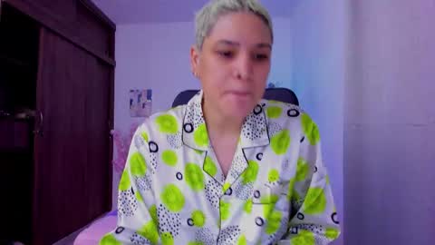 Snapshot of laura_r23 chatting on 09-25-25, 11:14 Laura Rose online show from 09-25-25, 11:14