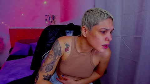 Snapshot of laura_r23 chatting on 10-02-25, 12:28 Laura Rose online show from 10-02-25, 12:28